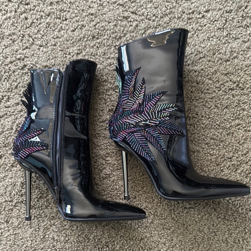 Black Heeled Boots with Sturdy Construction and Side Zipper